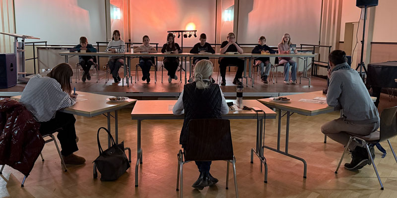 Vorlesekunst auf großer Bühne - Der Schulvorlesewettbewerb 2025